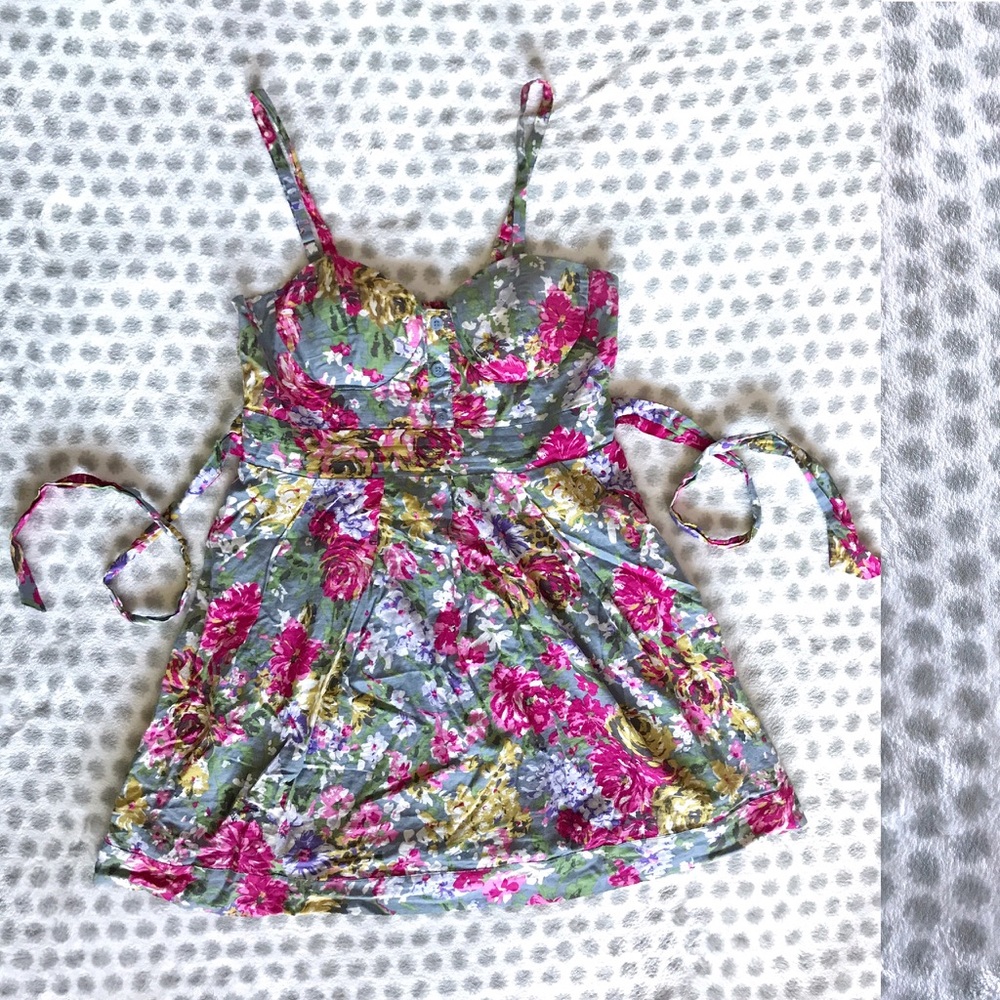Floral mini dress - medium
